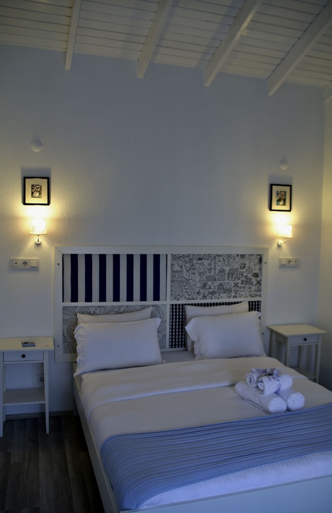 Yasemin Alacati 10/37