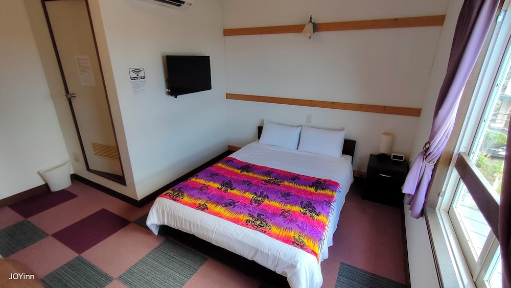 ROOM, DOUBLE BED
