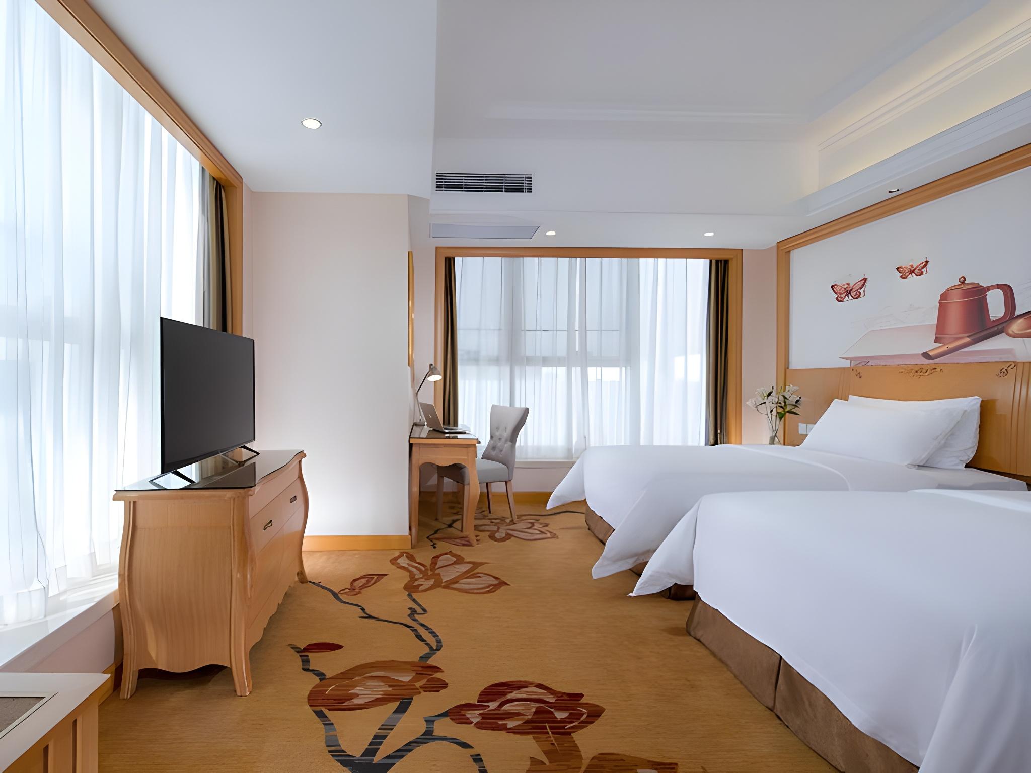 Vienna International Hotel (Yichang East Railway Station) 33/50