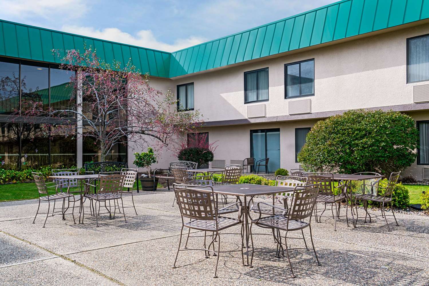 Ramada by Wyndham Plymouth Hotel and Conference Center 42/57
