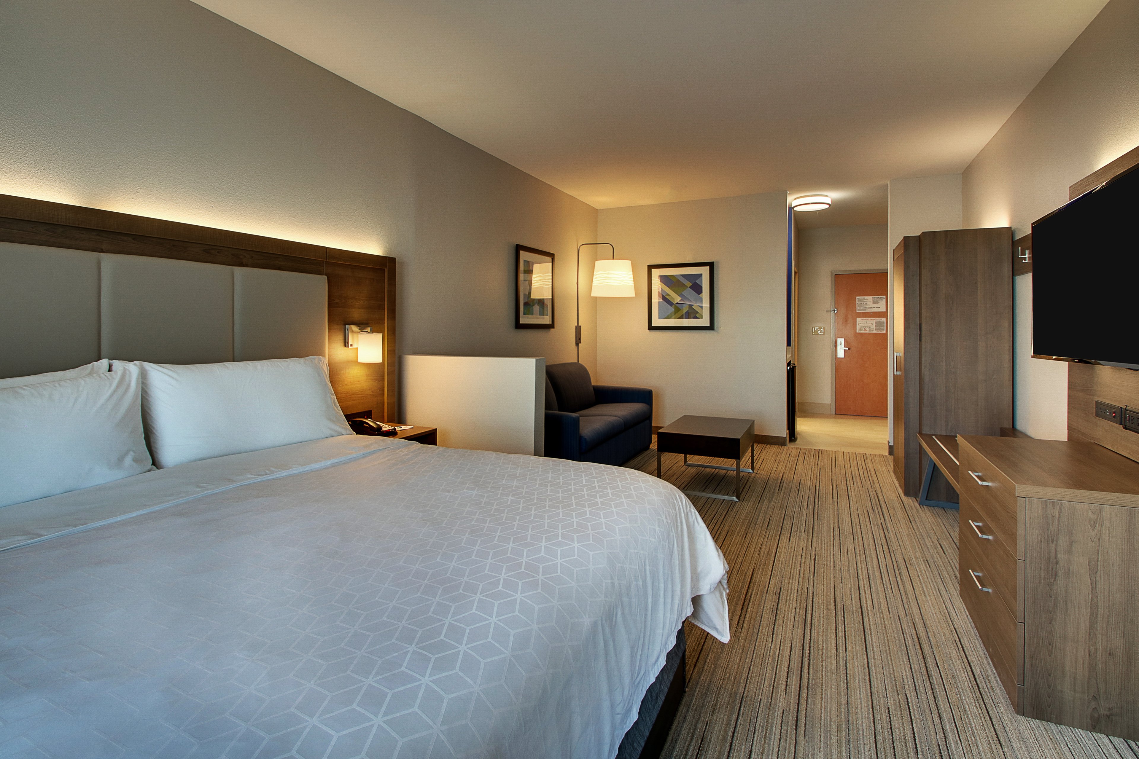 Suite, King Bed, Sofa