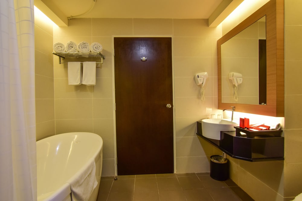 Hotel Sentral Seaview Penang 24/24