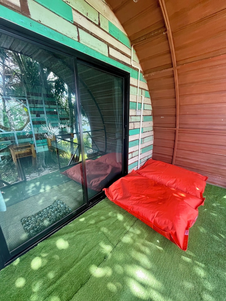 Cliff Cottage Resort 42/75
