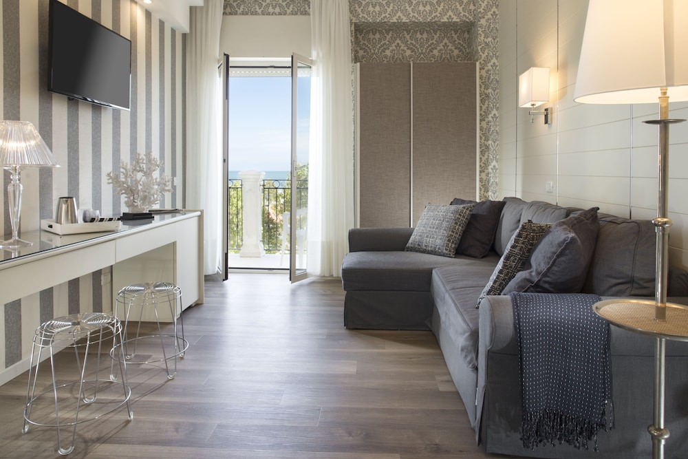 Atlantic Riviera Hotel 20/42