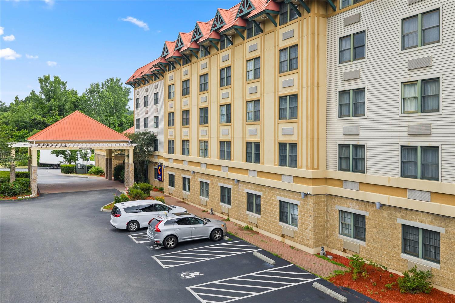 Comfort Suites Near Casinos 20/25