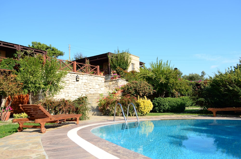 Ada Bacchus Hotel 43/50