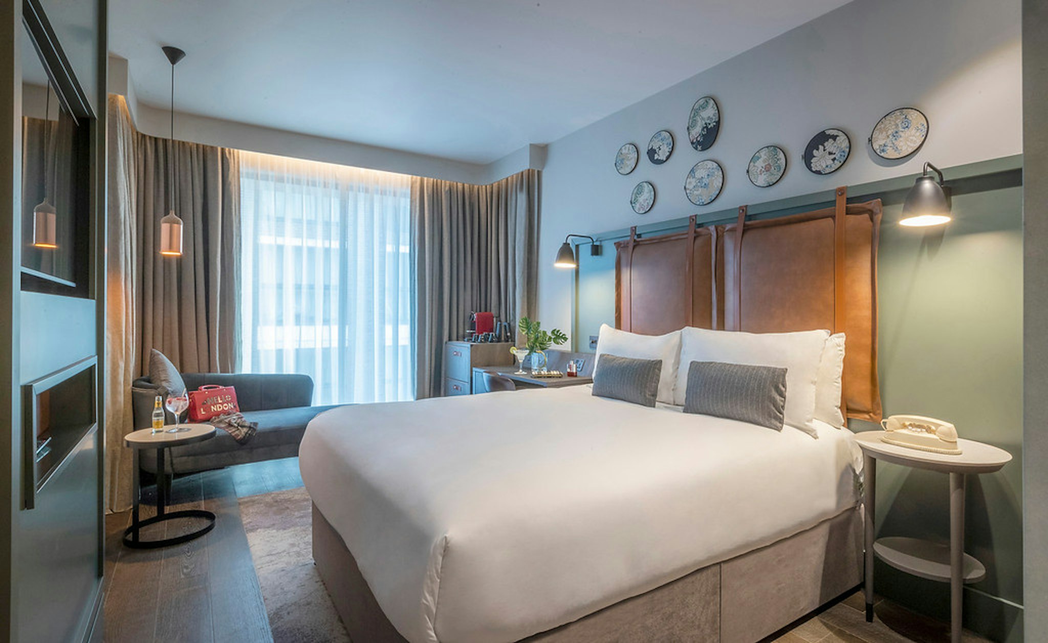 EXECUTIVE, DOUBLE BED