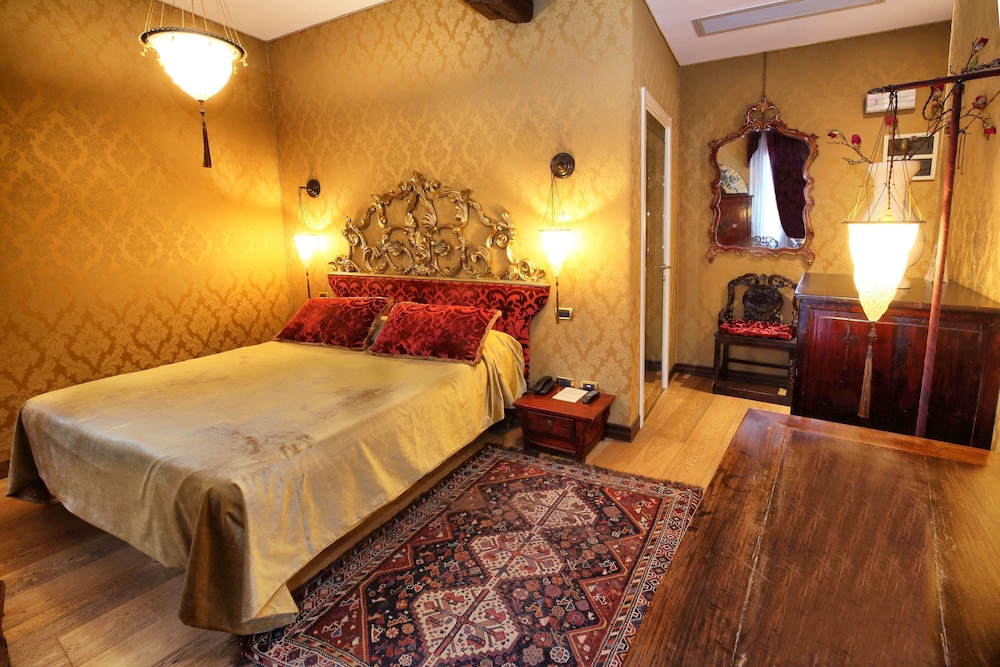 SUPERIOR, DOUBLE BED