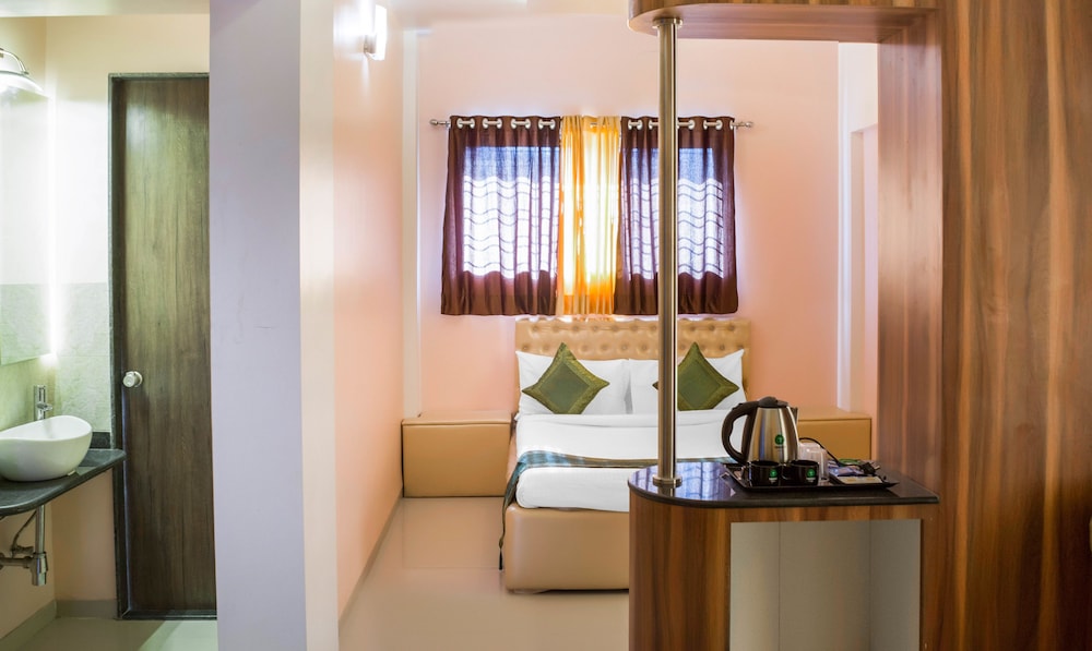 Treebo Naunidh Suites 23/23