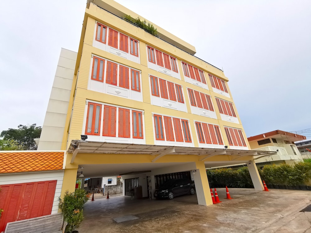 Lertnimit Boutique Hotel photo1