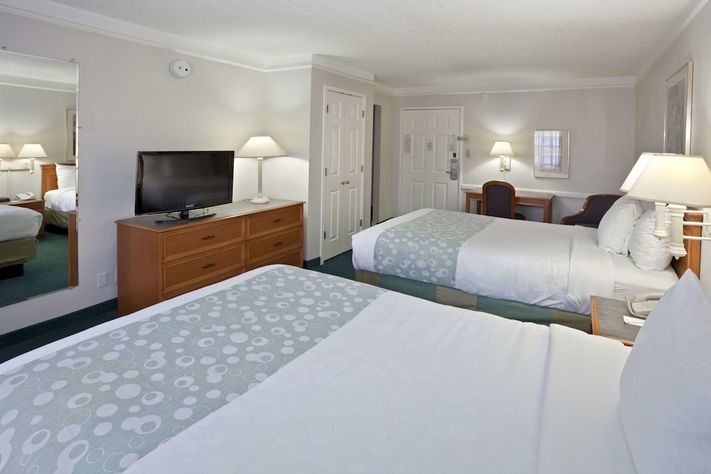 La Quinta Inn Omaha West 12/29