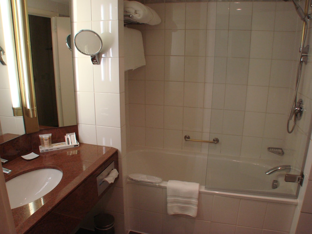 Pullman Bucharest World Trade Center Hotel 73/74
