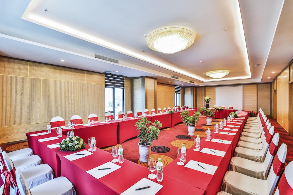 Muong Thanh Grand Da Nang Hotel 57/63