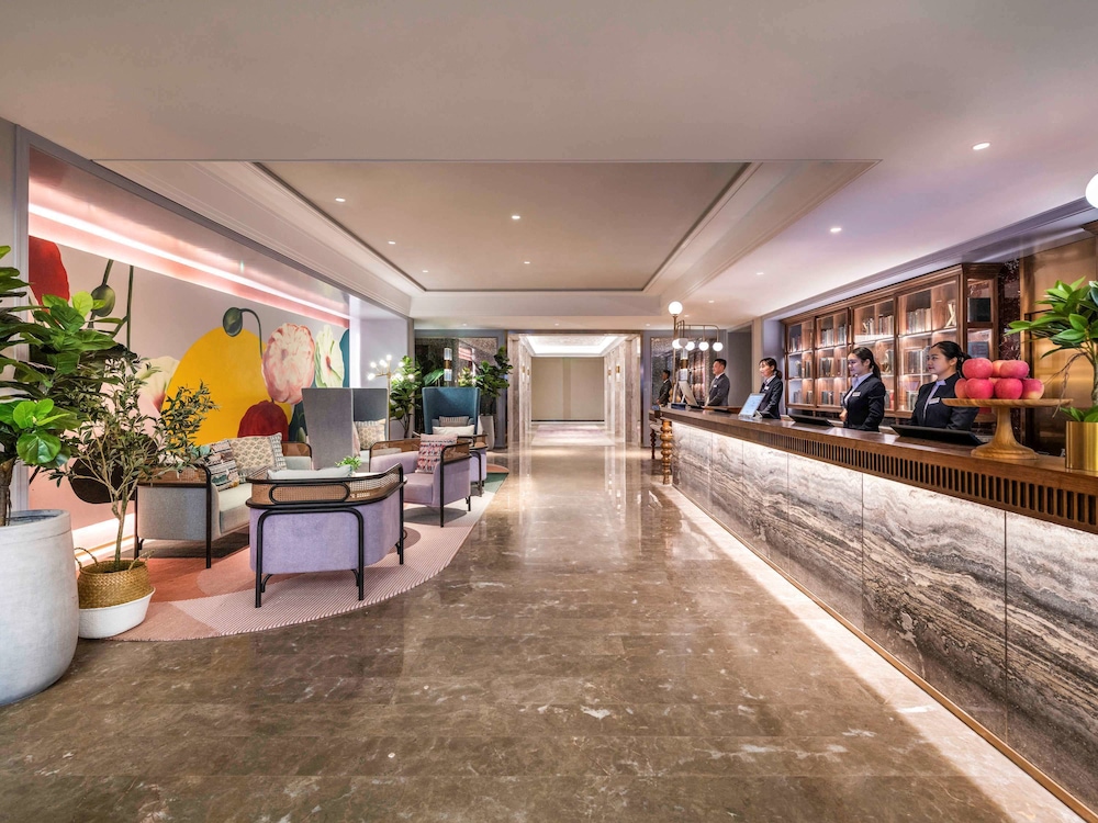 Mercure Chengdu Chunxi 8/65