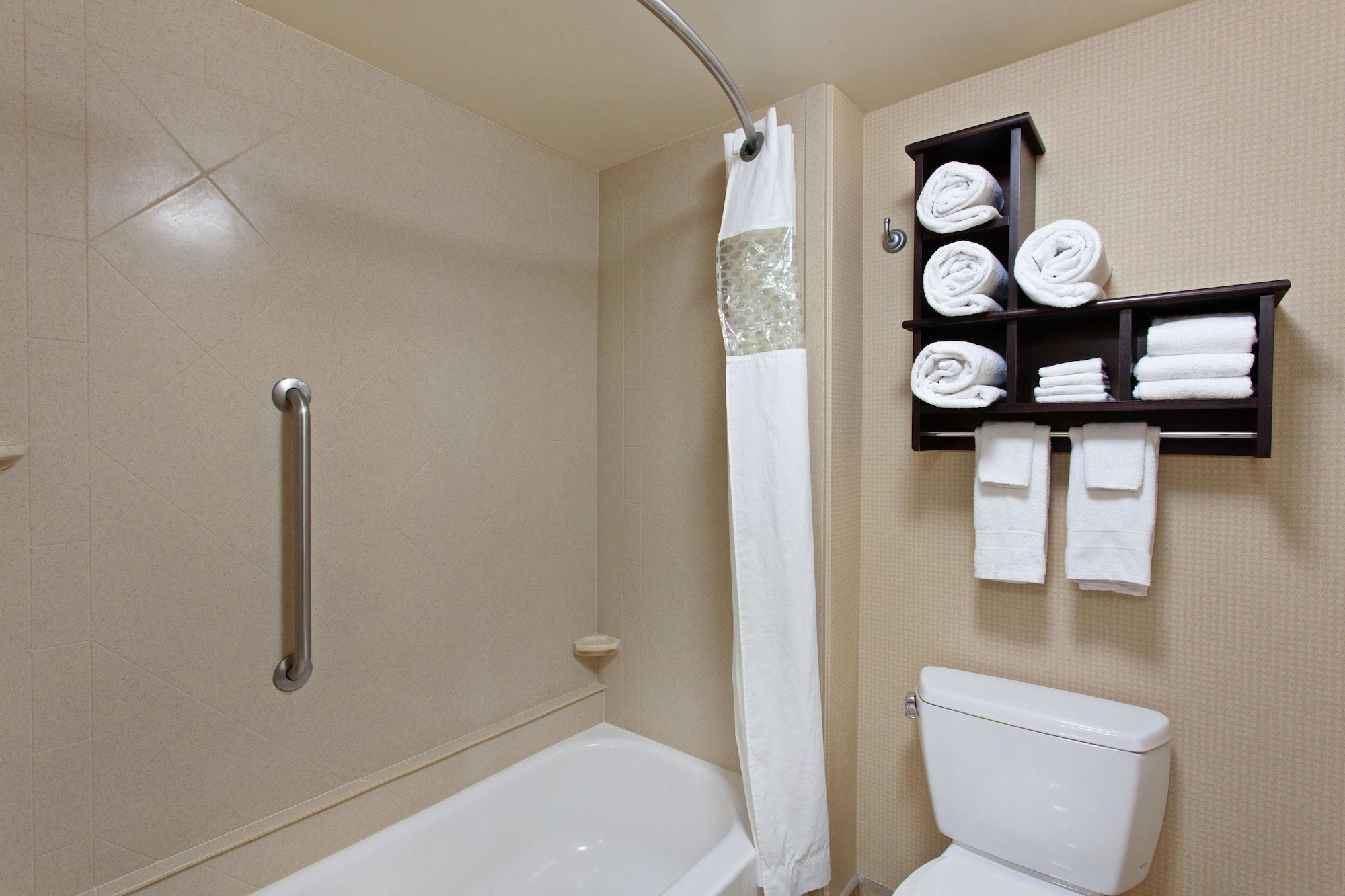 جناح استوديو بسرير كينج مع أريكة، Hampton Inn & Suites Fresno-Northwest, CA 8/10