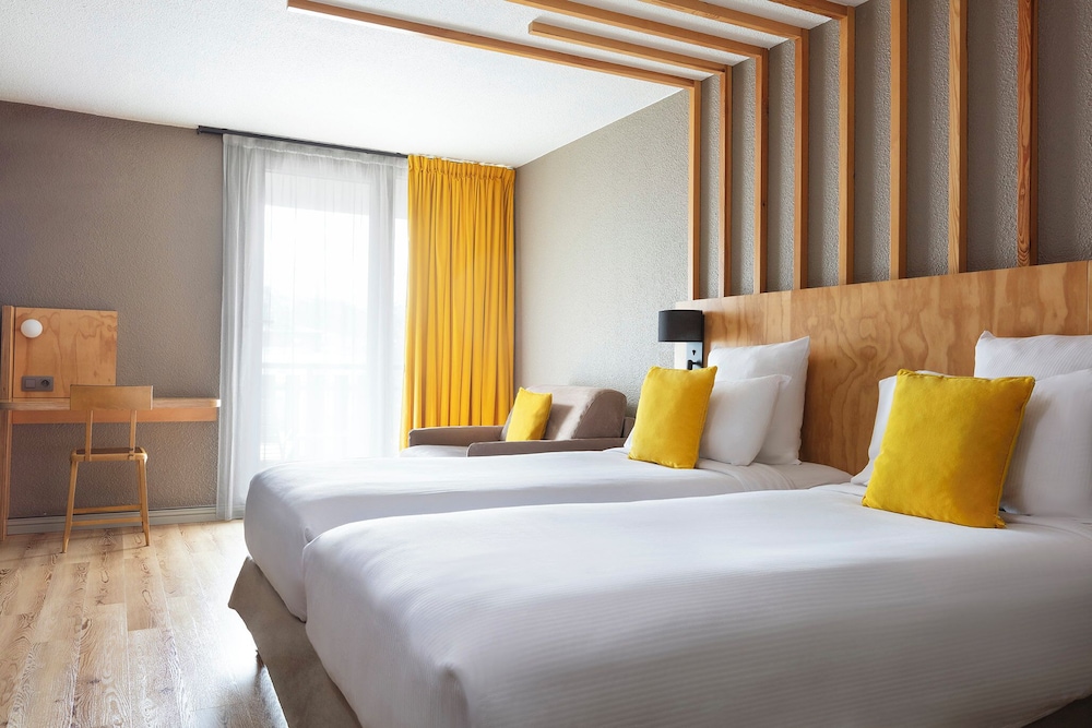Superior, Queen Bed, Garden View, Sofa, Balcony