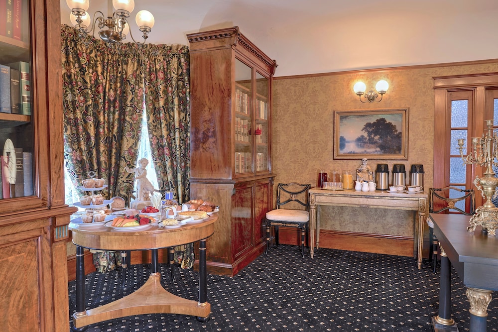 Pacific Grove Inn 79/79