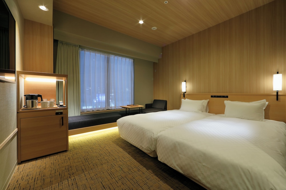 Deluxe, Twin Beds, Candeo Hotels Kobe Torroad 2/6