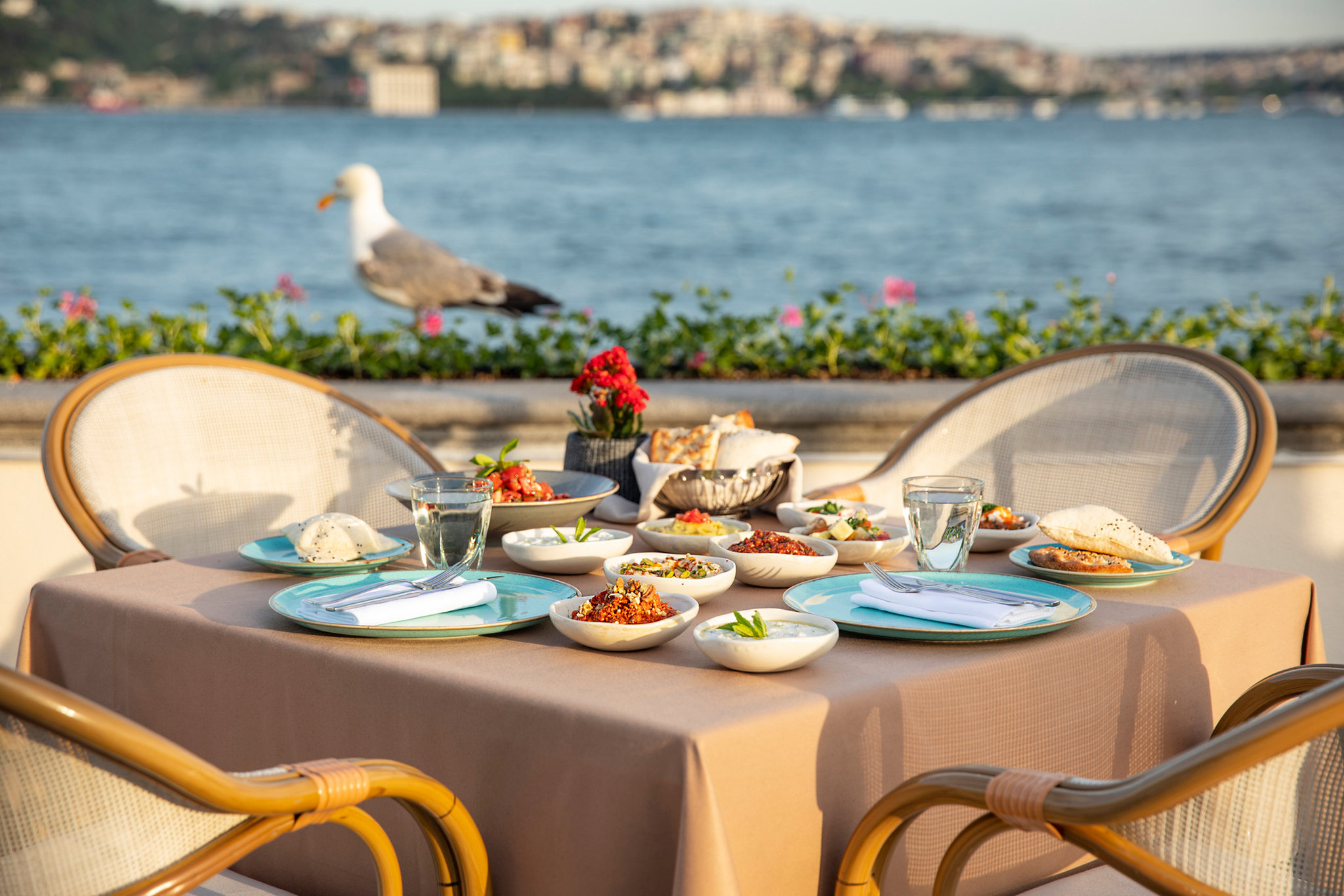 Four Seasons Hotel Istanbul at the Bosphorus 53/80