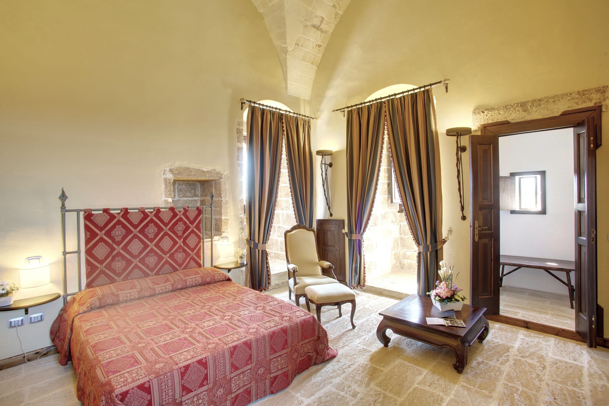 1 BEDROOM, FAMILY SUITE, PARK VIEW