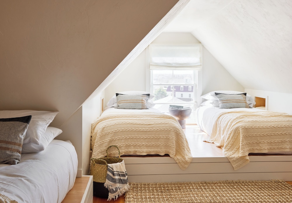 Block Island Beach House 13/50