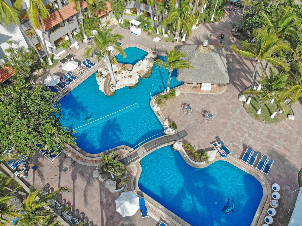 Luna Palace Hotel and Suites 2/65