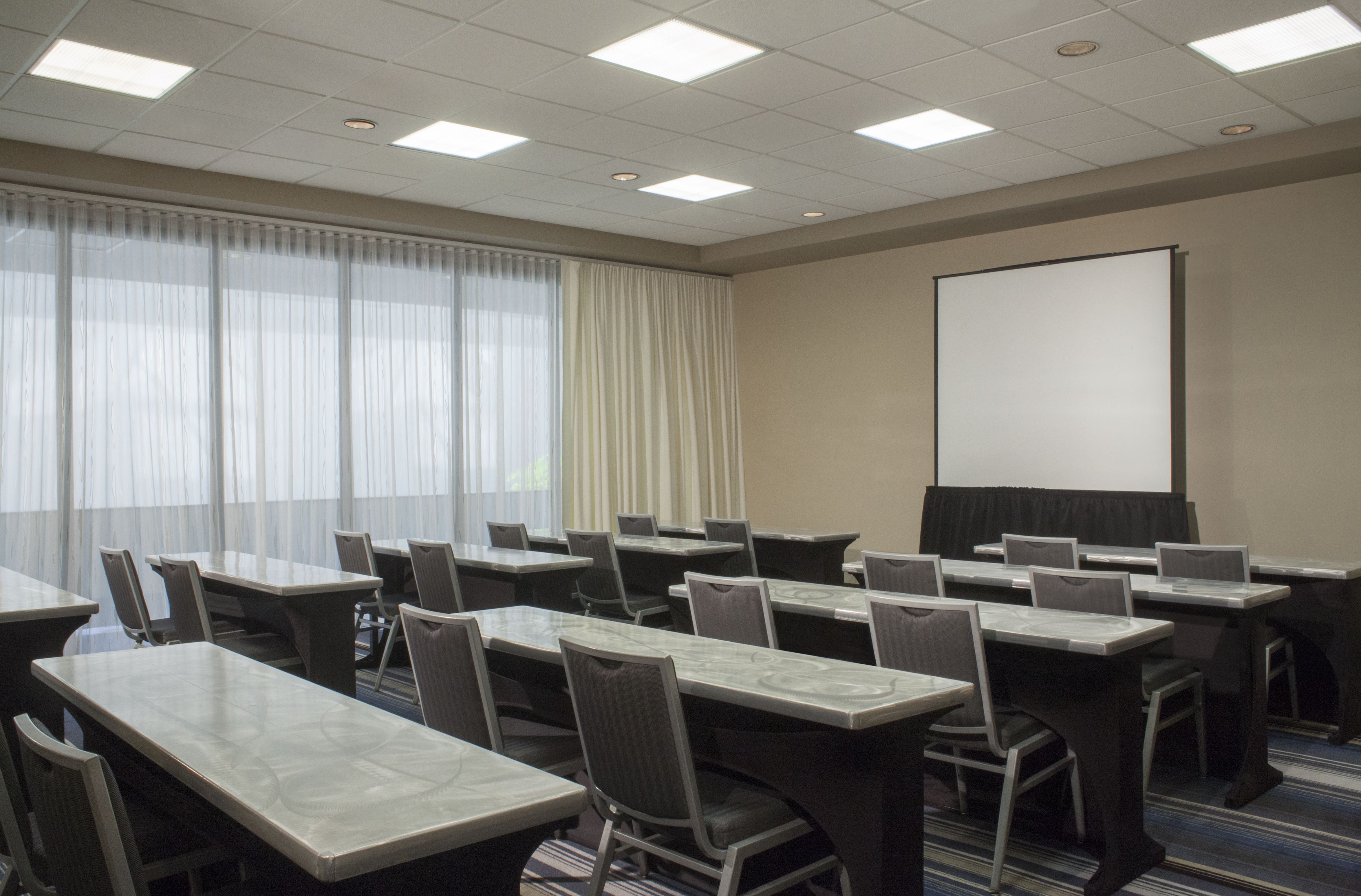 Compass Hotel Nassau Bay 39/65