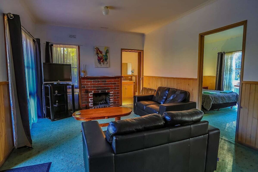 Mountain View Motor Inn & Lodges 34/36