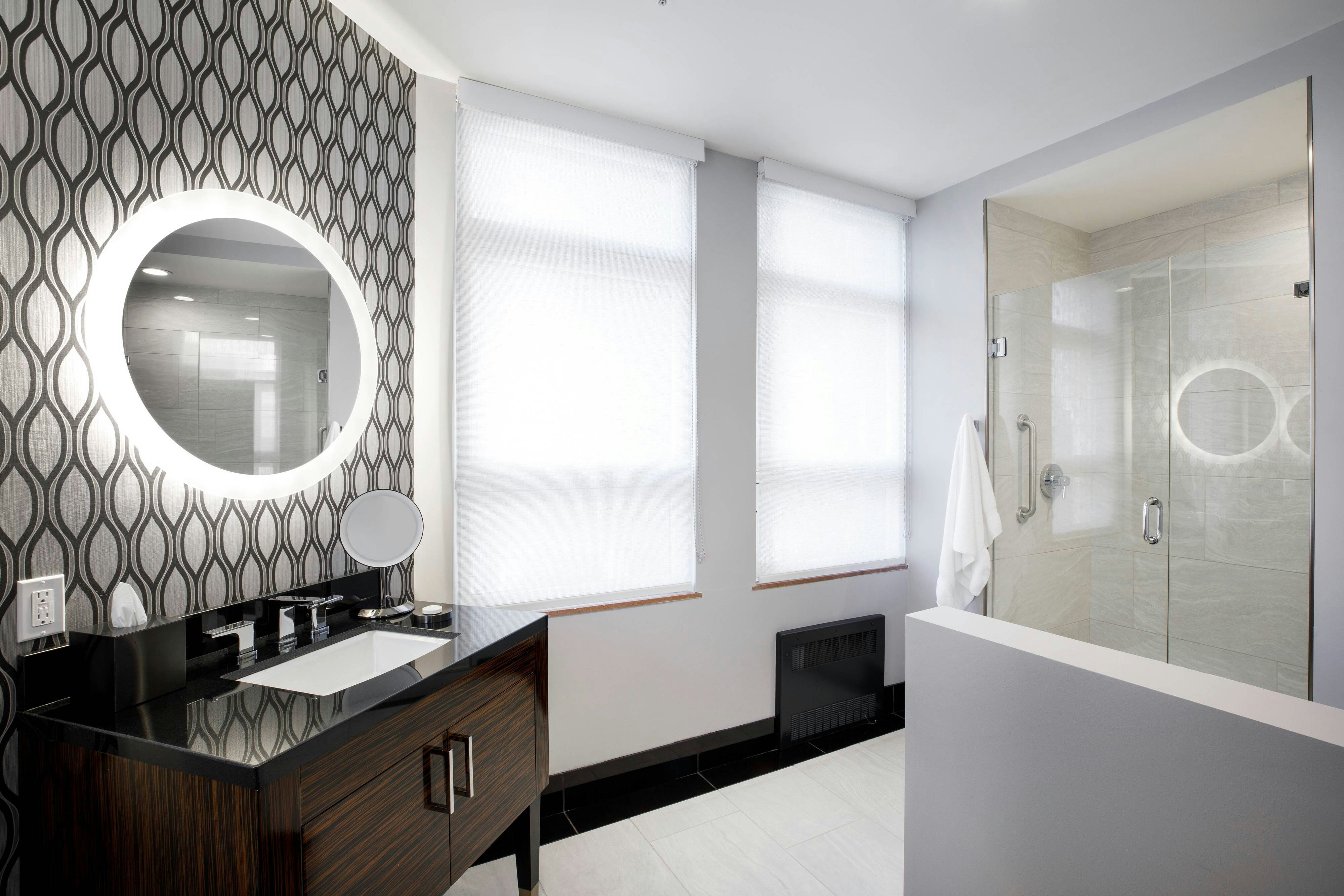 Room, Queen Bed, Hotel Metro 4/4