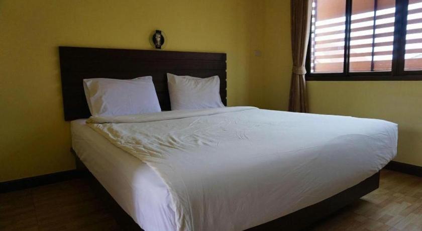 Ponburi Hotel 78/90