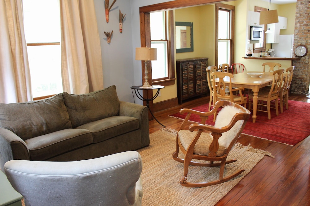 Sweetwater Branch Inn 54/77
