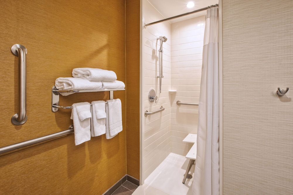 Fairfield Inn Suites Plattsburgh 17/41