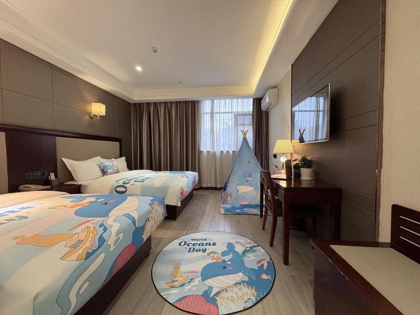 Smart, Family, 1 Double and 1 Single Bed, River View