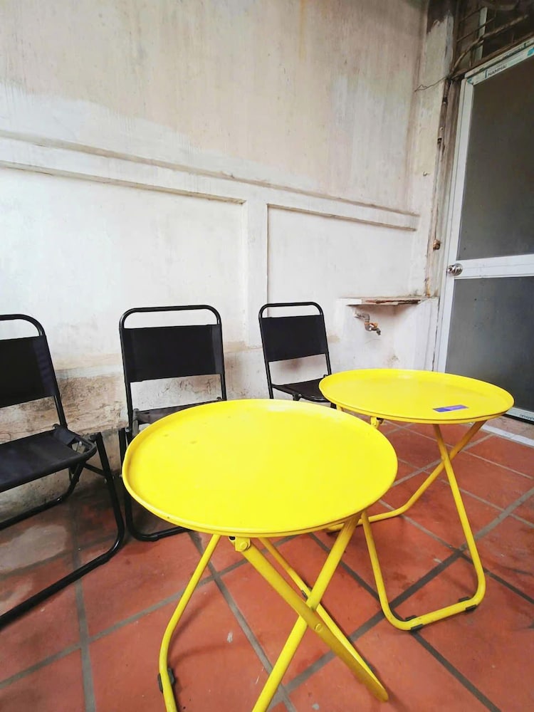 Viet Vintage Hostel & Pub 22/26