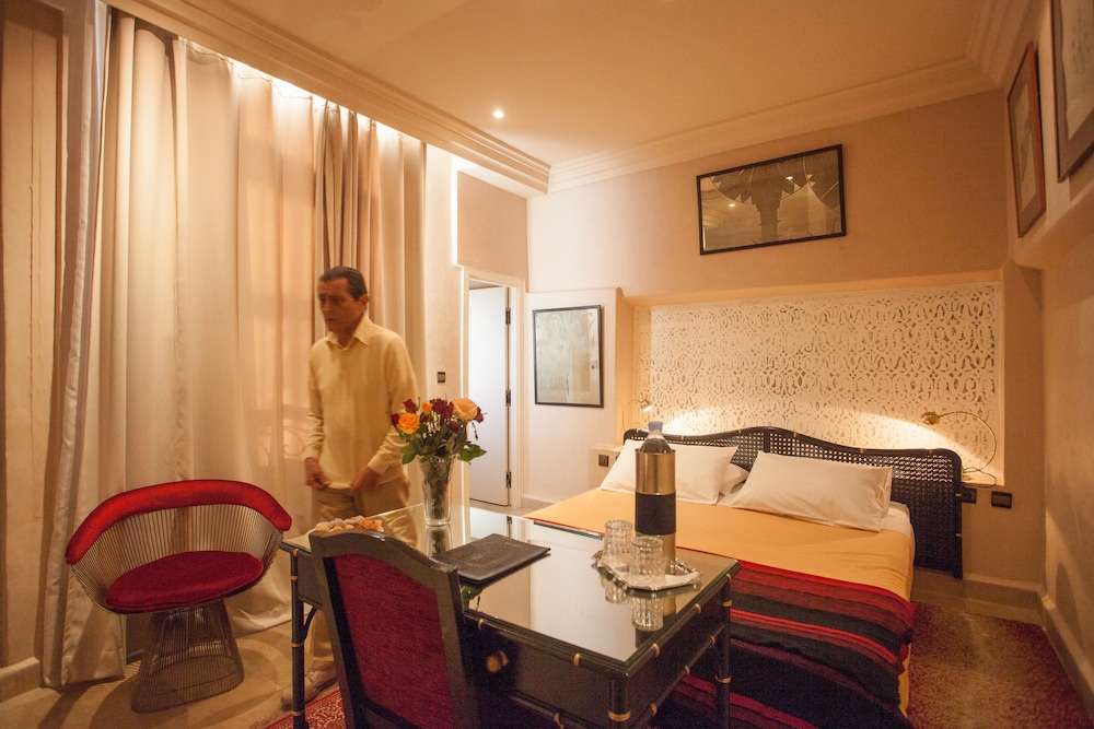 Riad Hasna Espi 53/72