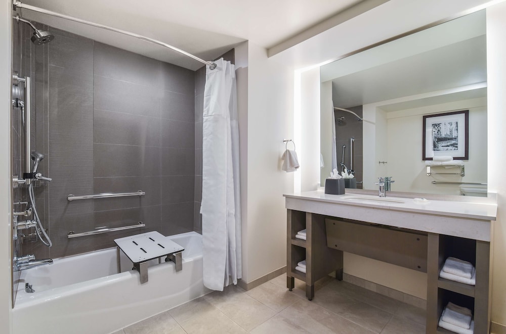 Hyatt House Sacramento/Midtown 46/50