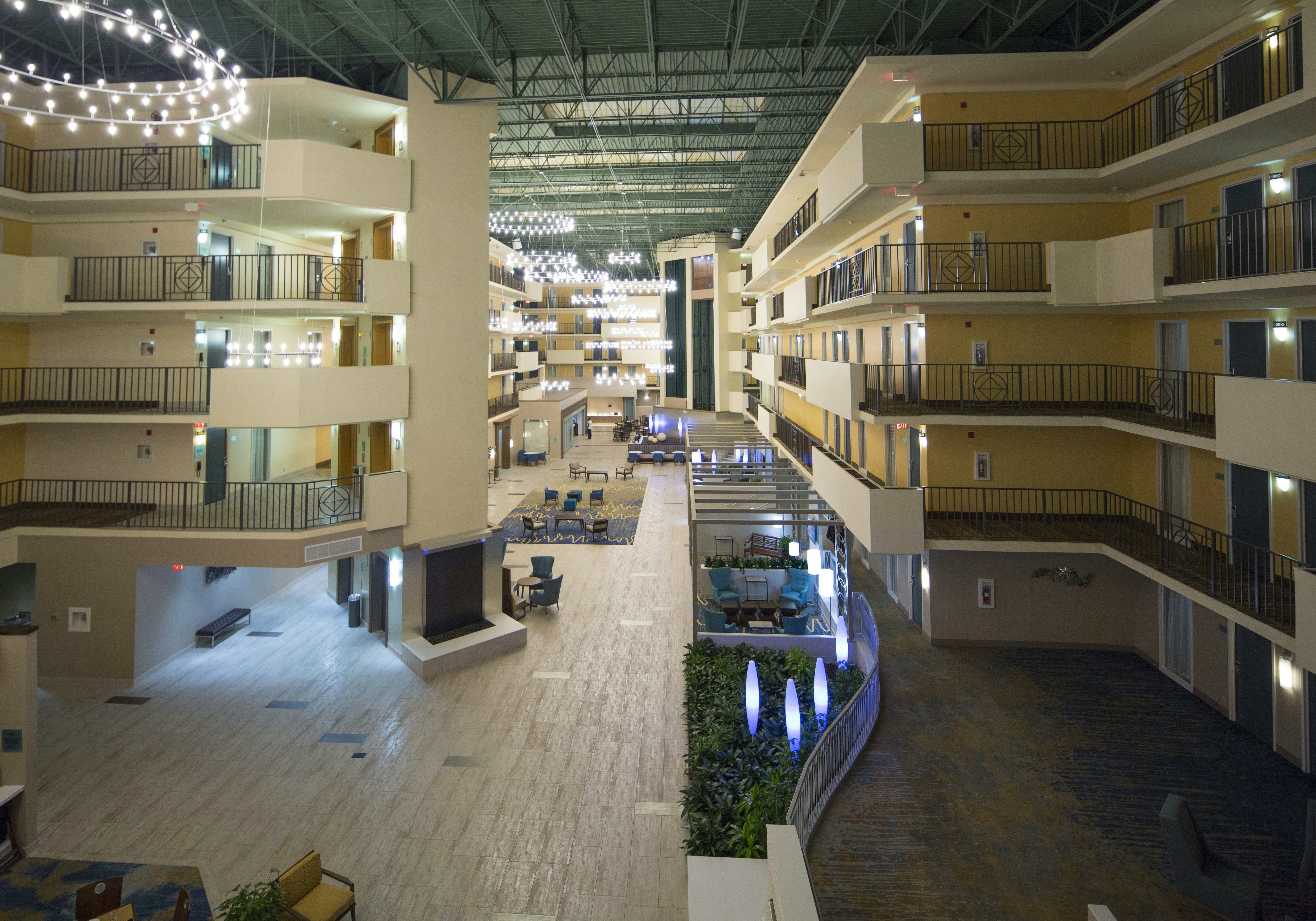 Embassy Suites by Hilton Memphis East Germantown Area 76/80