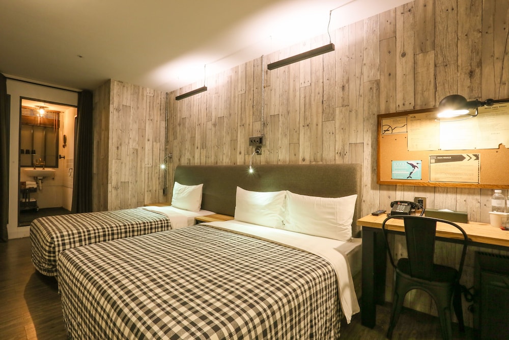 Hotel Papa Whale 13/70