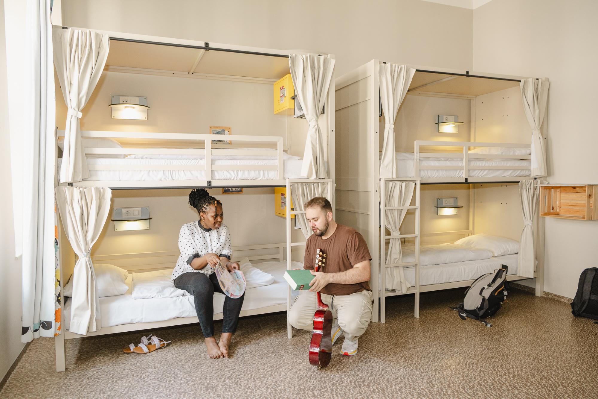 Private, Mixed Dorm, 8 Beds