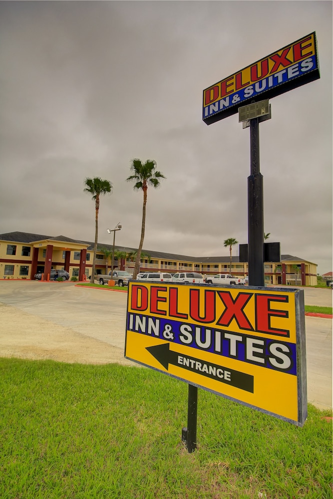 Deluxe Inn Suites 40/61