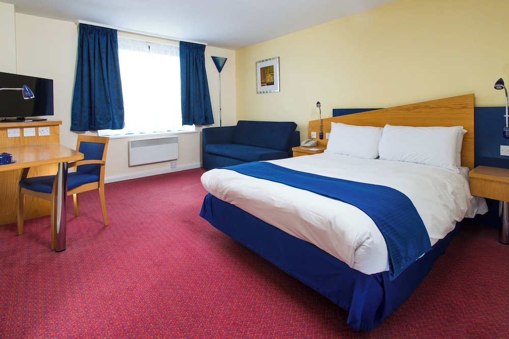 HOLIDAY INN EXPRESS BRADFORD CITY CENTRE 9/45