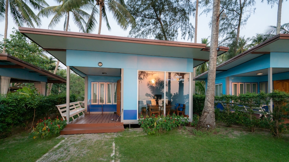 Sea Far Resort 5/72