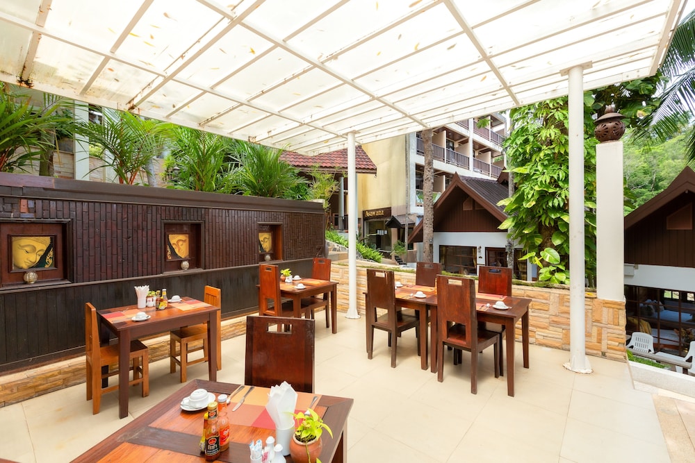Club Bamboo Boutique Patong Beach Resort 71/85