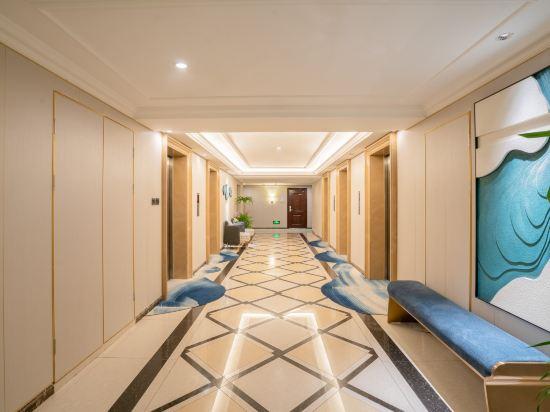 Boyu Hotel (Wanda Plaza) 32/35