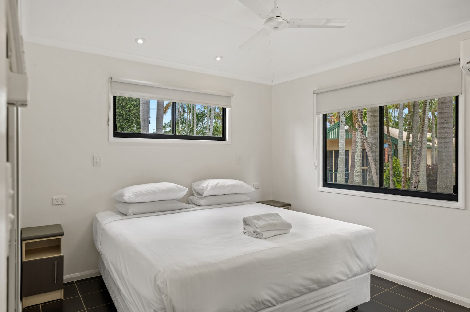 3 BEDROOMS, DELUXE, CABIN