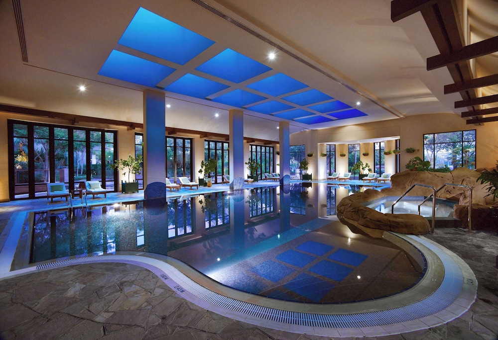 swimming pool spa