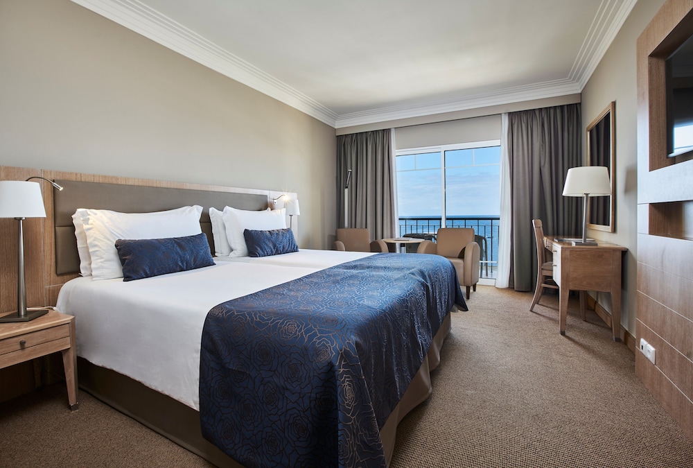 Superior, Twin Beds, Sea View