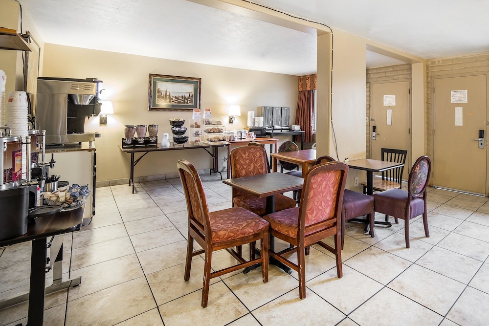 Econo Lodge Downtown Salt Lake 33/42