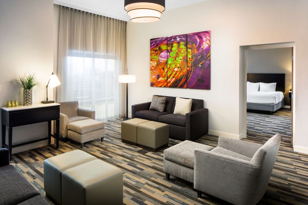 HYATT house Charlotte/Center City 34/58