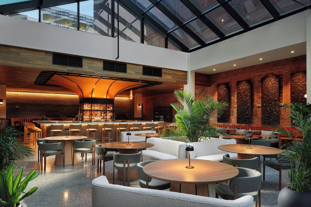 AC Hotel by Marriott Detroit at the Bonstelle 34/54